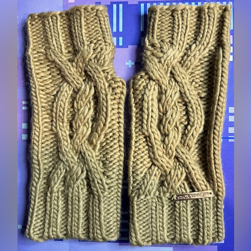 Michael Kors Fingerless Gloves Beige Tan Brown Ribbed Cable Knit